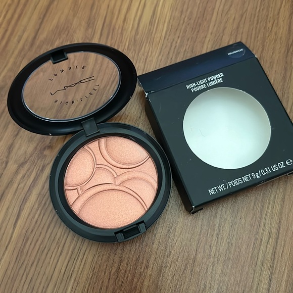 Super RARE!  MAC Balloonacy Hullaballoo Highlight Powder! - Picture 1 of 3